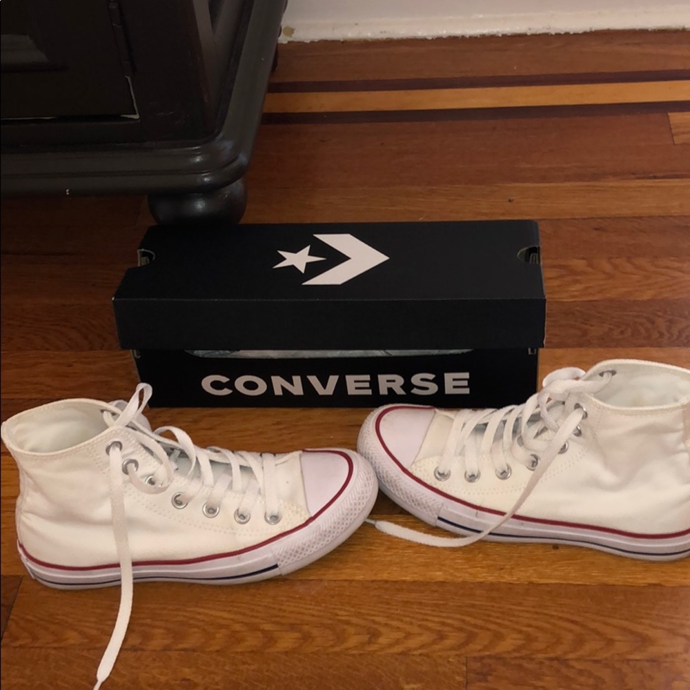 Women’s converse size 6